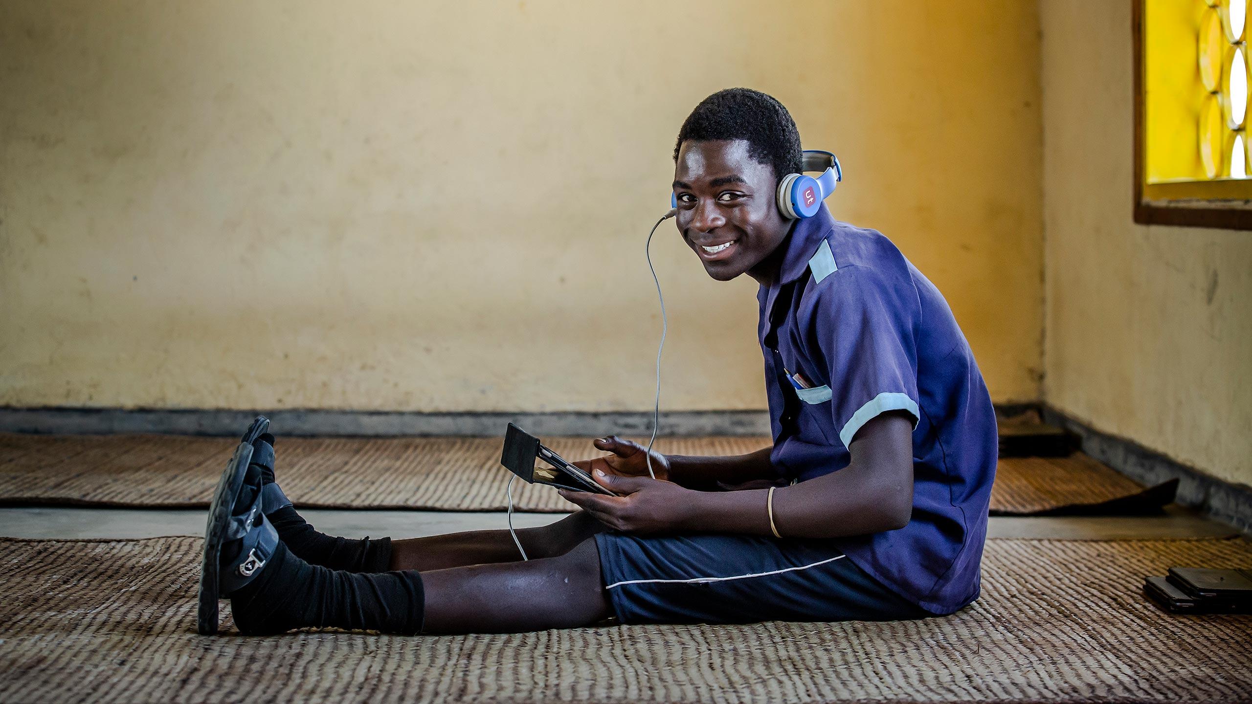 School closures and other pandemic-related hardships have undermined access to sexual and reproductive health information. To close the gap, UNFPA has ramped up online tools. A student in Malawi engages with a digital interactive comprehensive sexuality education class.