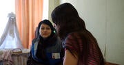 Para muchas mujeres en Ucrania, escapar del conflicto no significa escapar de la violencia