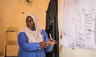 Un proyecto en el Sahel ayuda a las mujeres a salir por sí...